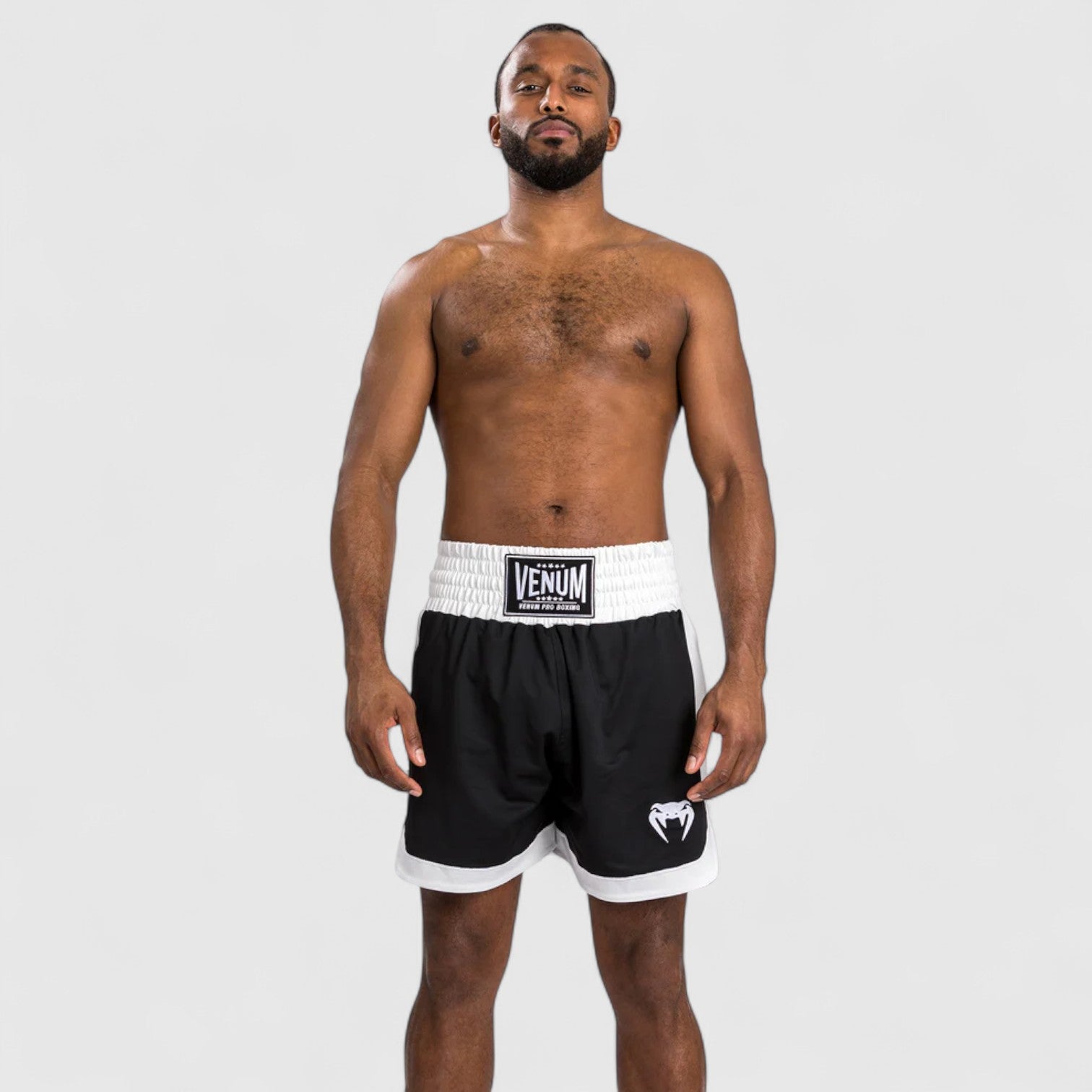 VENUM Classic bokseshort PRO Svart og Hvit - CombatStore.no