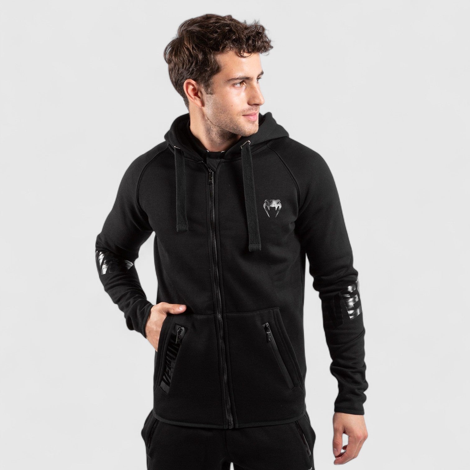 VENUM Contender 3.0 Hettejakke - Svart/Svart - CombatStore.no