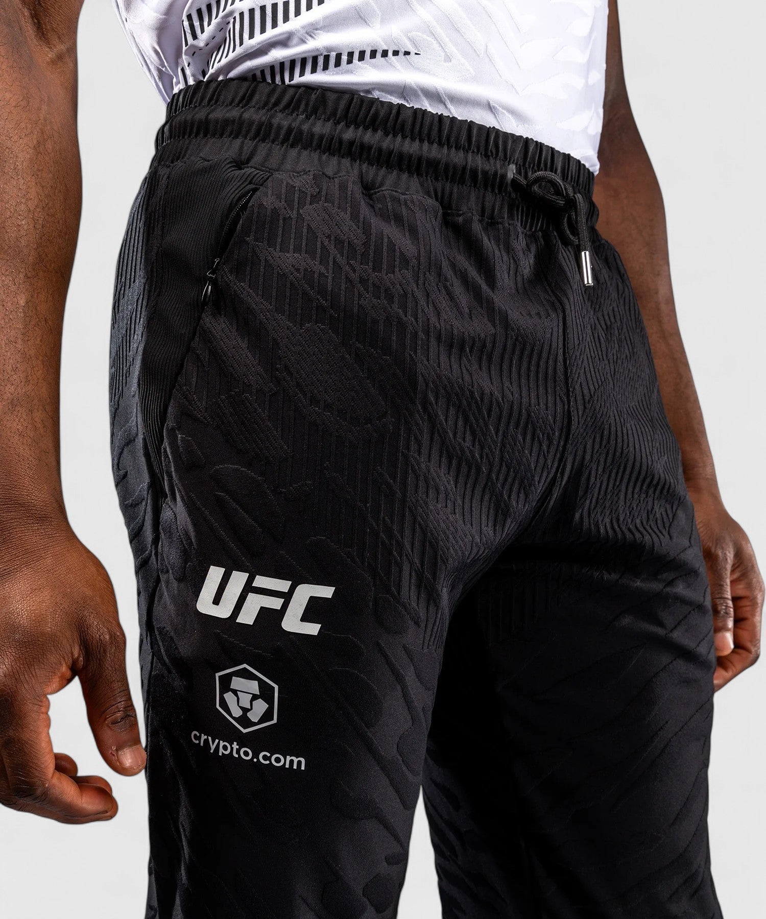 VENUM Fusion Autentisk Fight night treningsbukse Svart og hvit - CombatStore.no