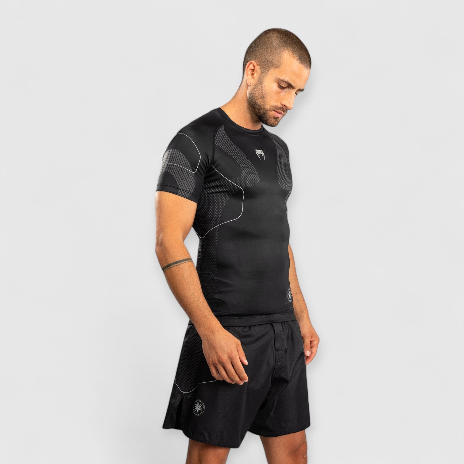 VENUM Nexus Rashguard med korte ermer - CombatStore.no