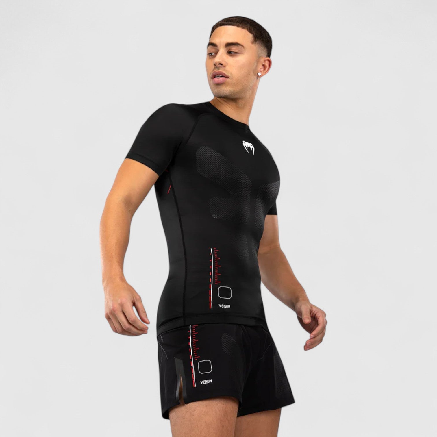 VENUM Tactical XT Rashguard med korte ermer Svart og Rød - CombatStore.no