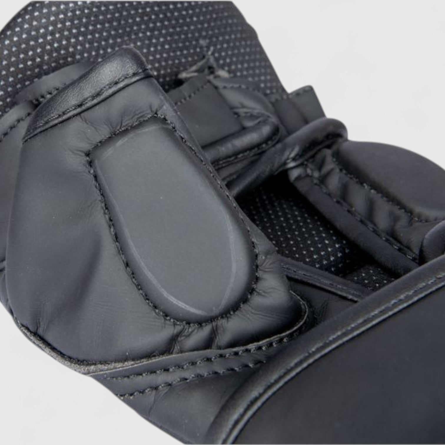 TOP TEN MMA - Contender Sparringshansker - CombatStore.no
