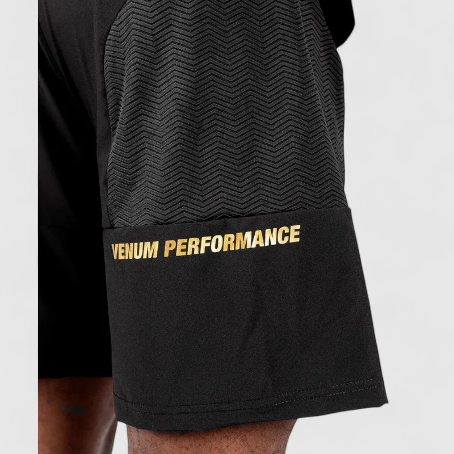VENUM G - FIT Treningsshorts - Svart/Gull - CombatStore.no