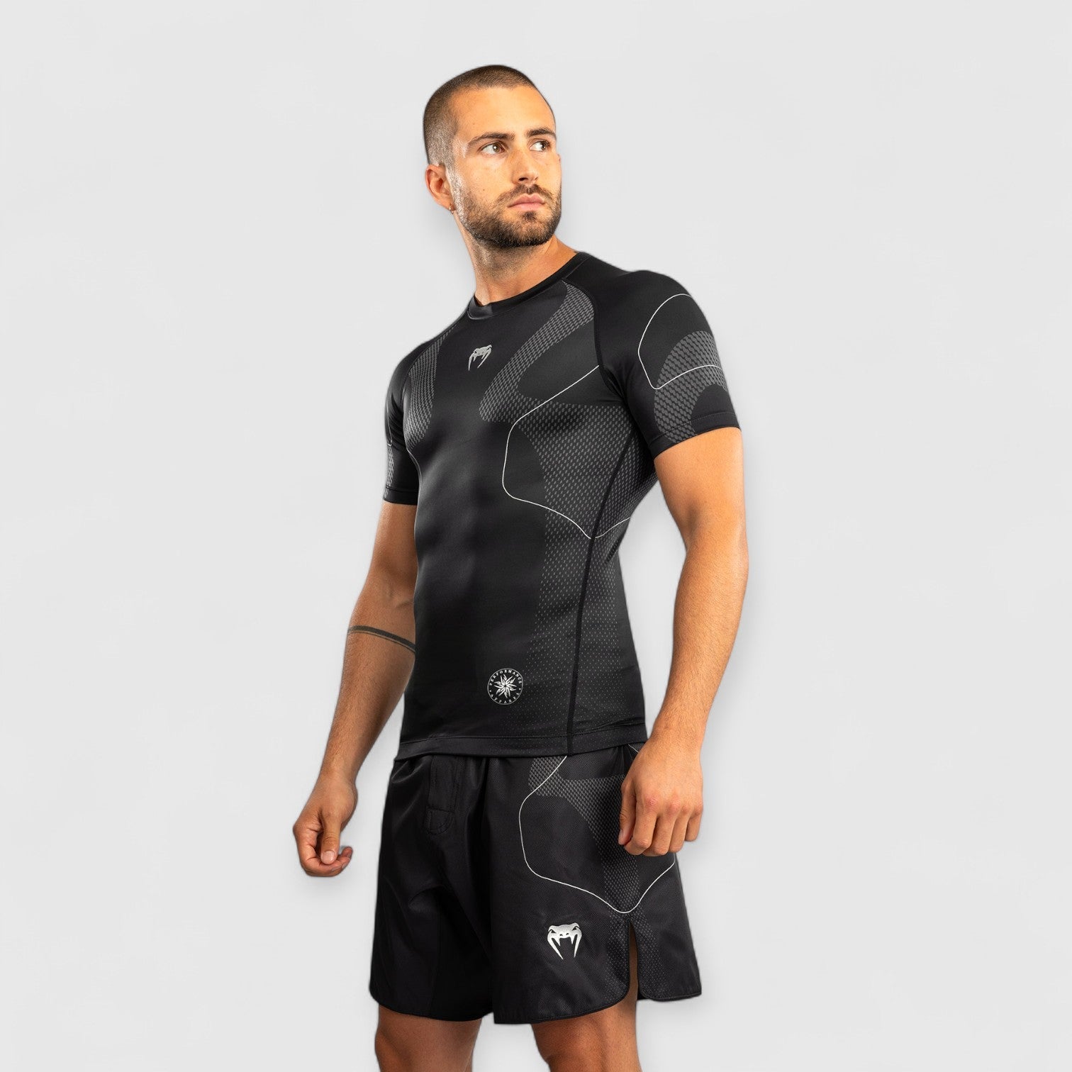 VENUM Nexus Rashguard med korte ermer - CombatStore.no